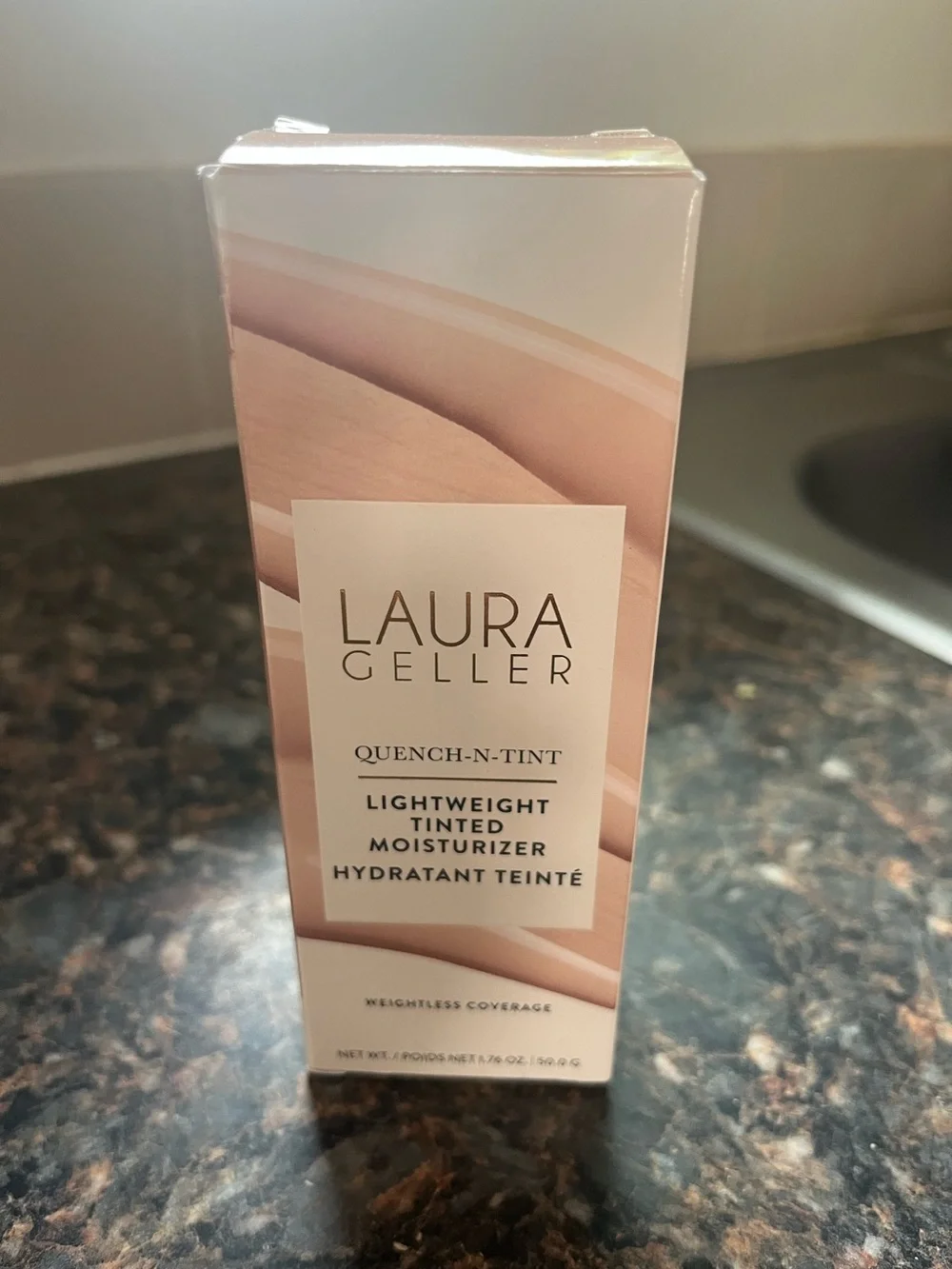 Laura Geller Quench-N-Tint Lightweight Tinted Moisturizer - light